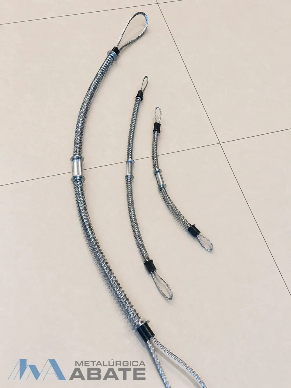 Conjunto de eslingas de acero antilátigo de diferentes longitudes