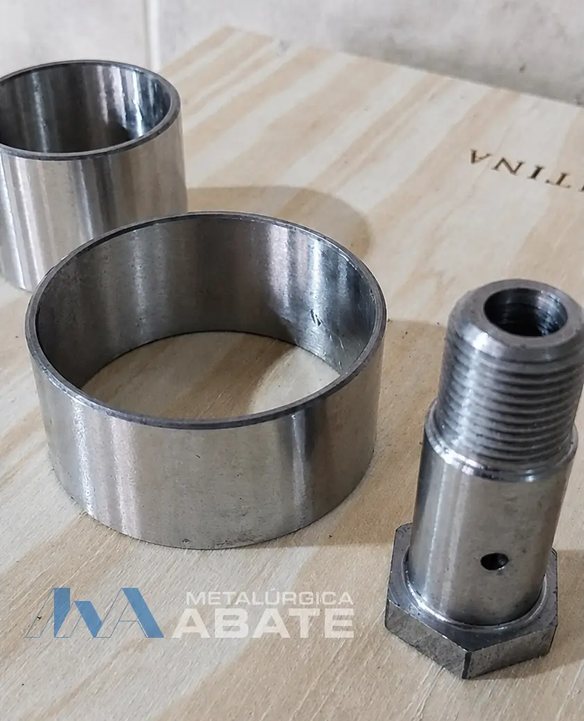 Bujes metálicos mecanizados para alojar rodamientos