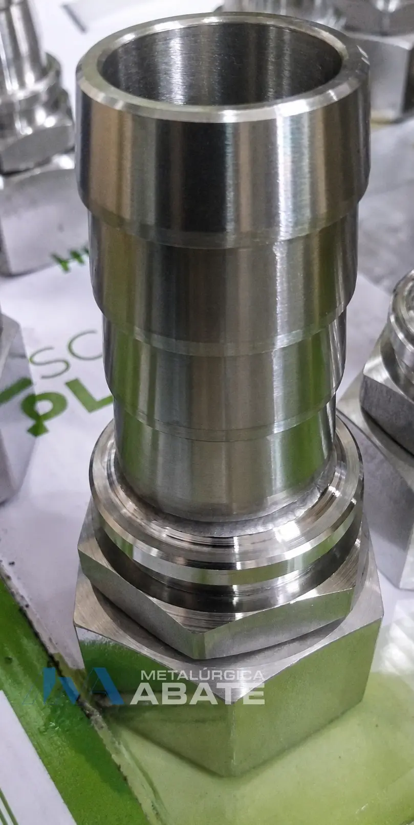 Conexión hidráulica fabricada en acero inoxidable
