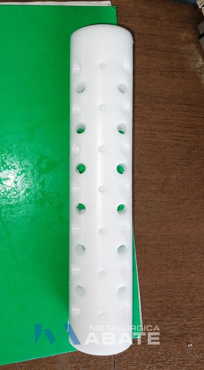 Piezas fabricadas en material aislante