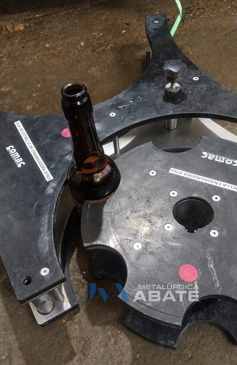 Formato fabricado para una línea de llenado de botellas y latas