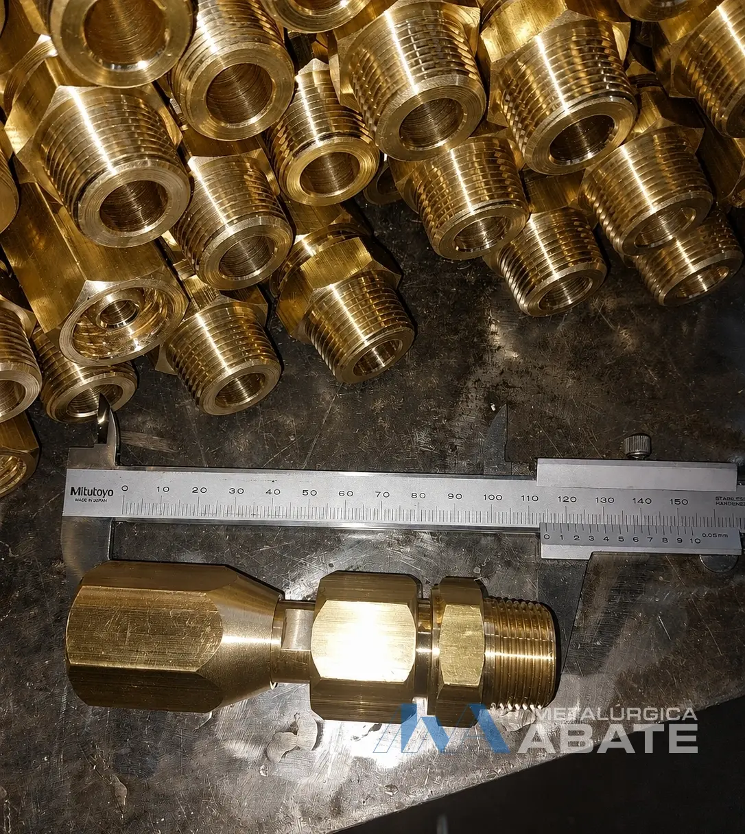 Accesorios de bronce mecanizados para mangueras hidráulicas